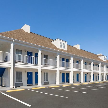 Baymont By Wyndham Brunswick Ga Hotel Exterior photo