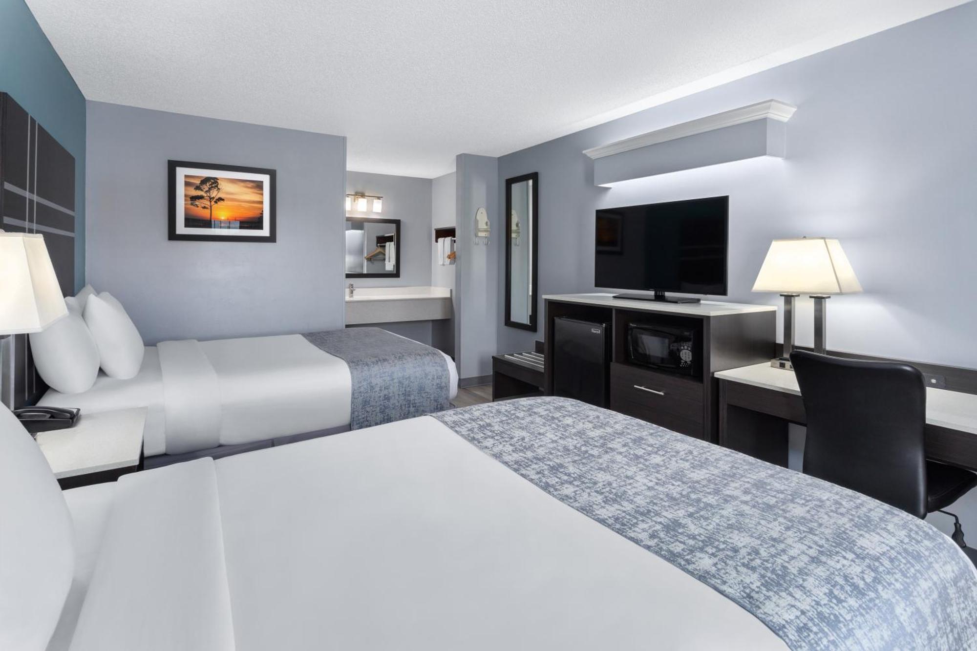 Baymont By Wyndham Brunswick Ga Hotel Exterior photo
