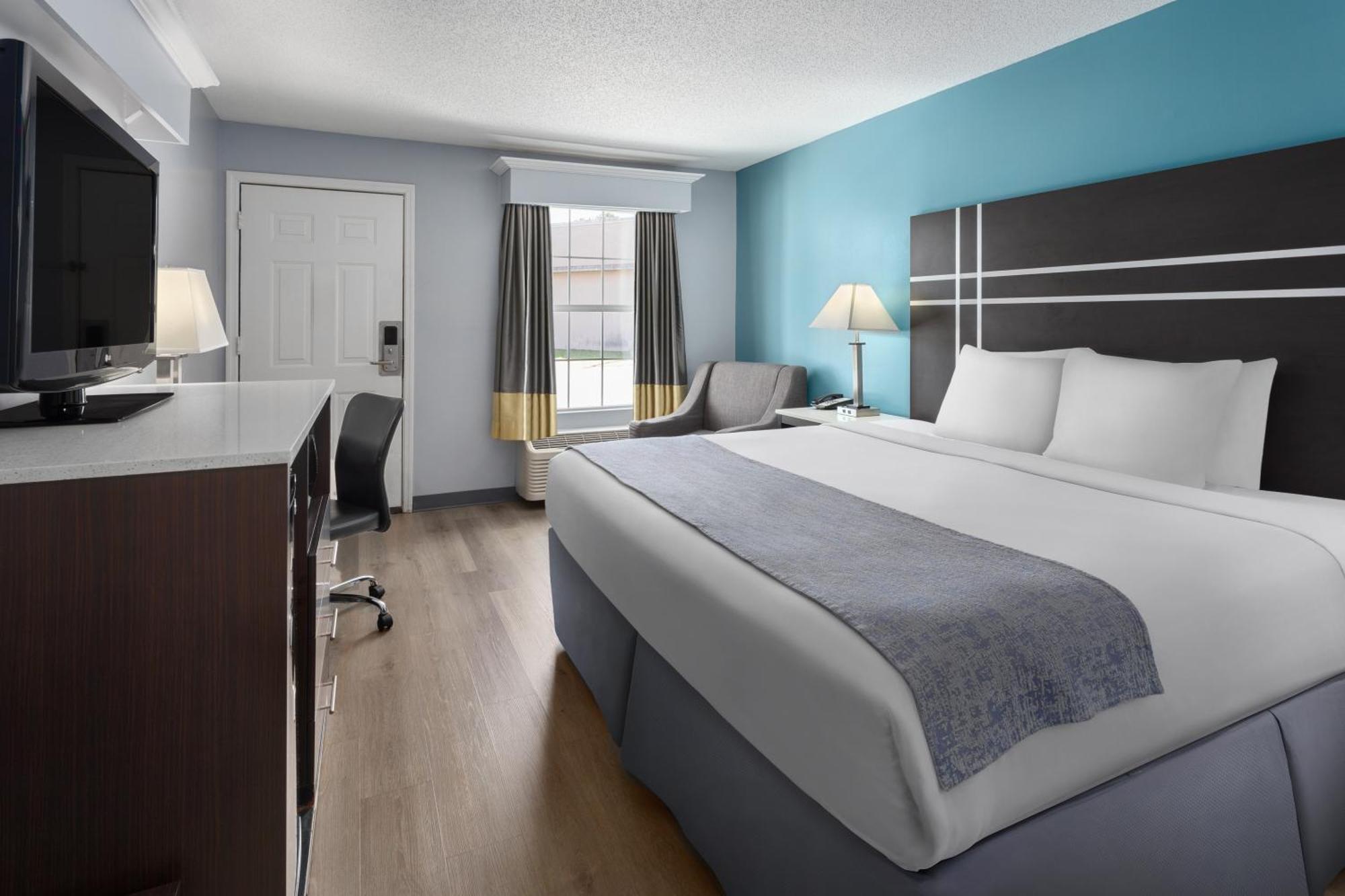 Baymont By Wyndham Brunswick Ga Hotel Exterior photo